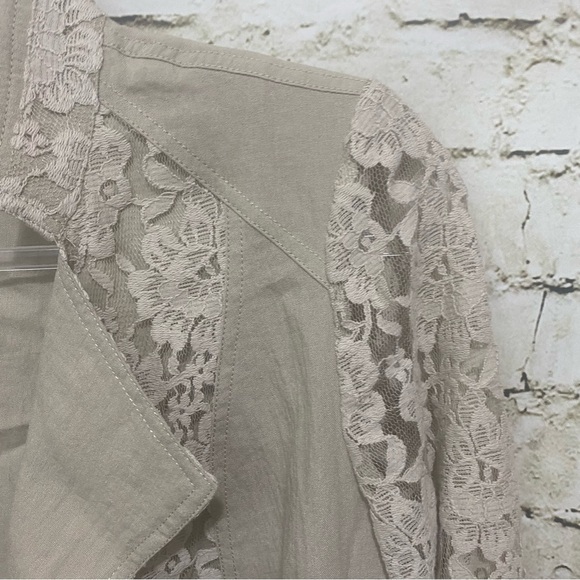 Chicos Beige Open Front Floral Lace Sleeves Detail Blazer Jacket - Picture 2 of 5